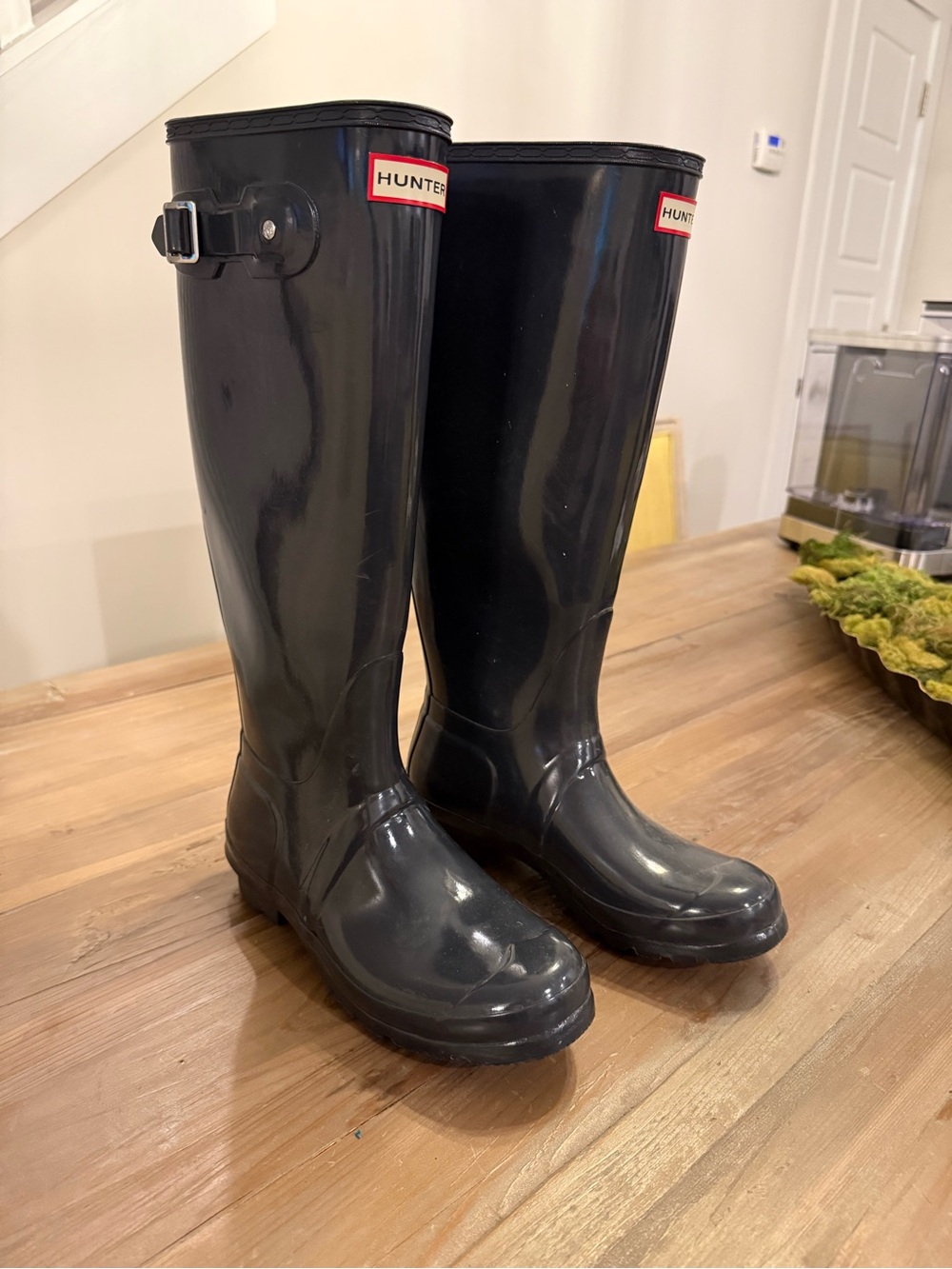 Hunter Glossy Charcoal Tall Rain Boots with Side Buckle - Size 8